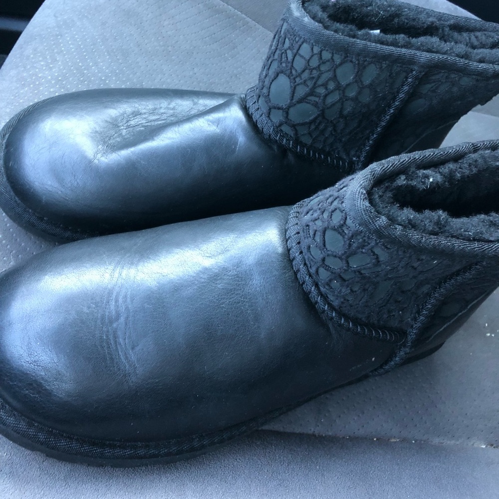UGG BOOTS
